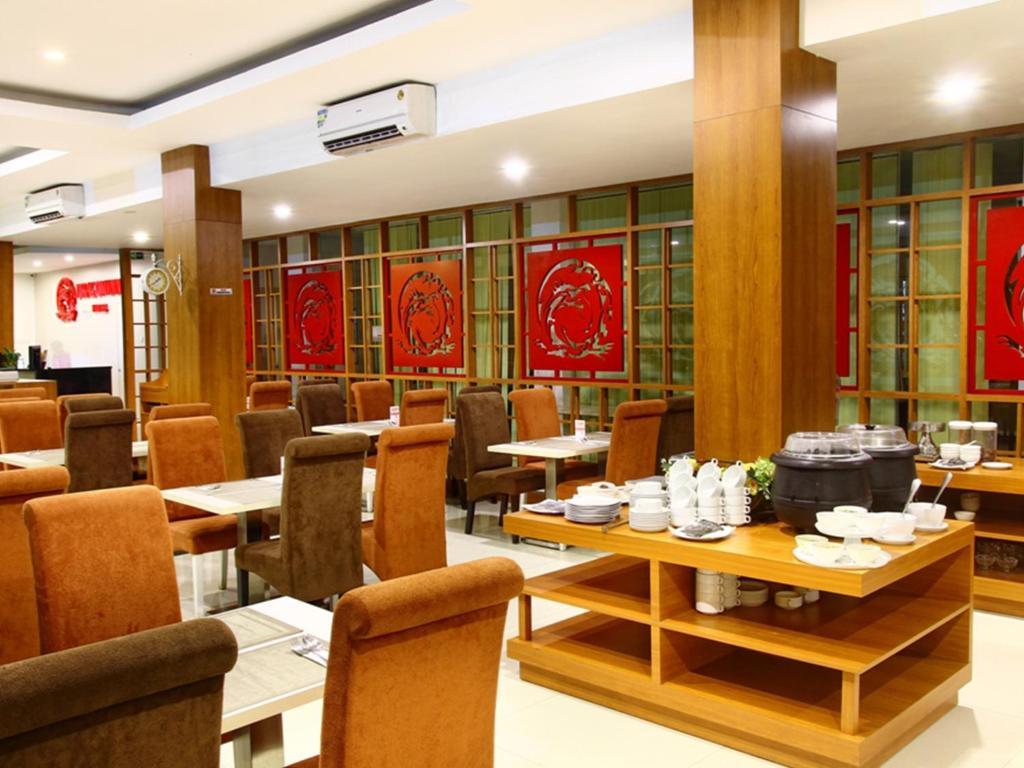 Dragon Inn Kendari Exterior photo